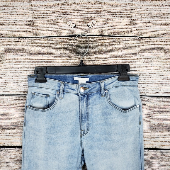 🏷H&M | Highwaisted Light Wash Jeans Size 8 - Picture 2 of 5
